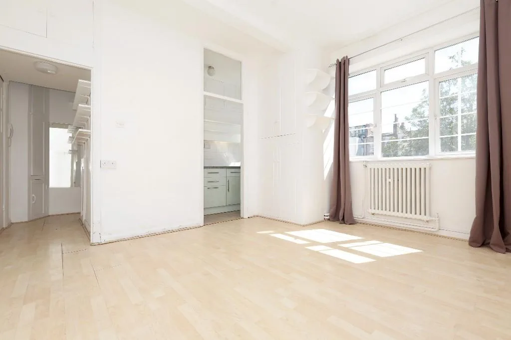 Studio flat for rent