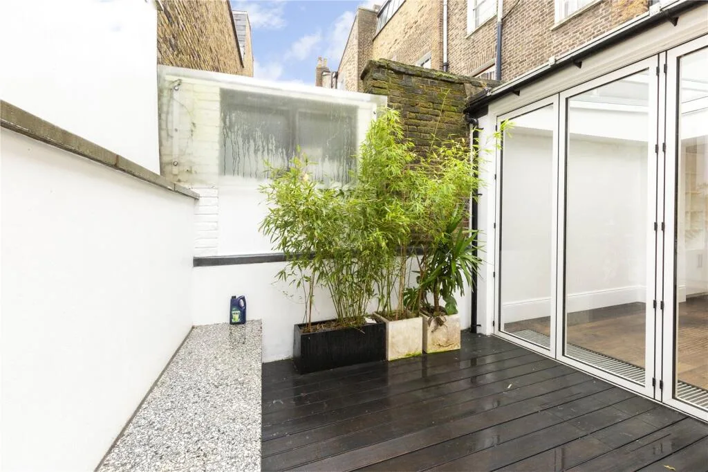4 bedroom terraced house for rent