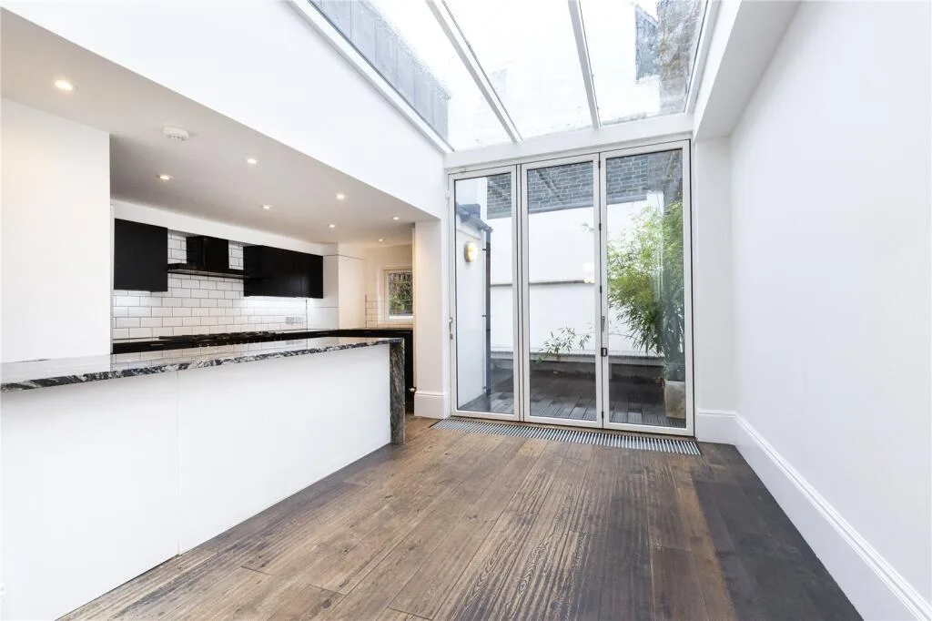 4 bedroom terraced house for rent