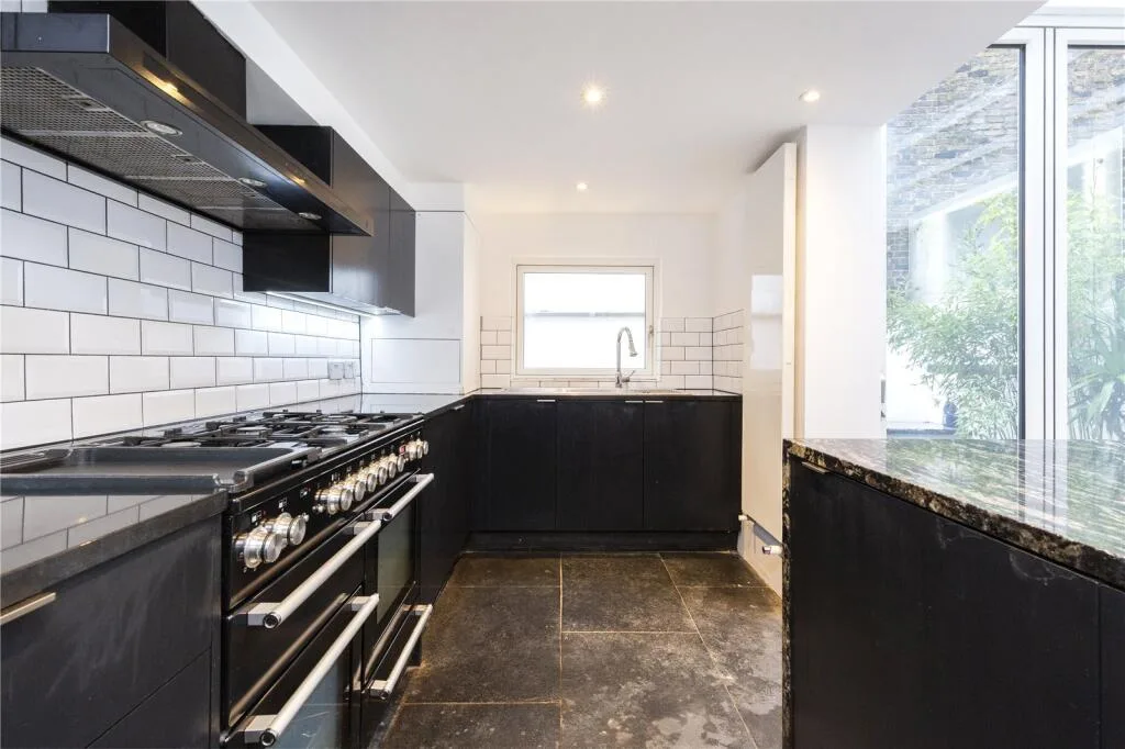 4 bedroom terraced house for rent