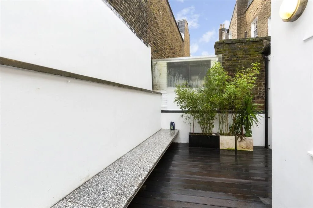 4 bedroom terraced house for rent