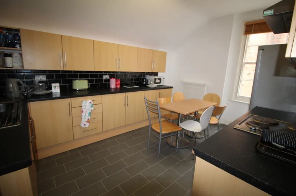 1 bedroom detached house for rent