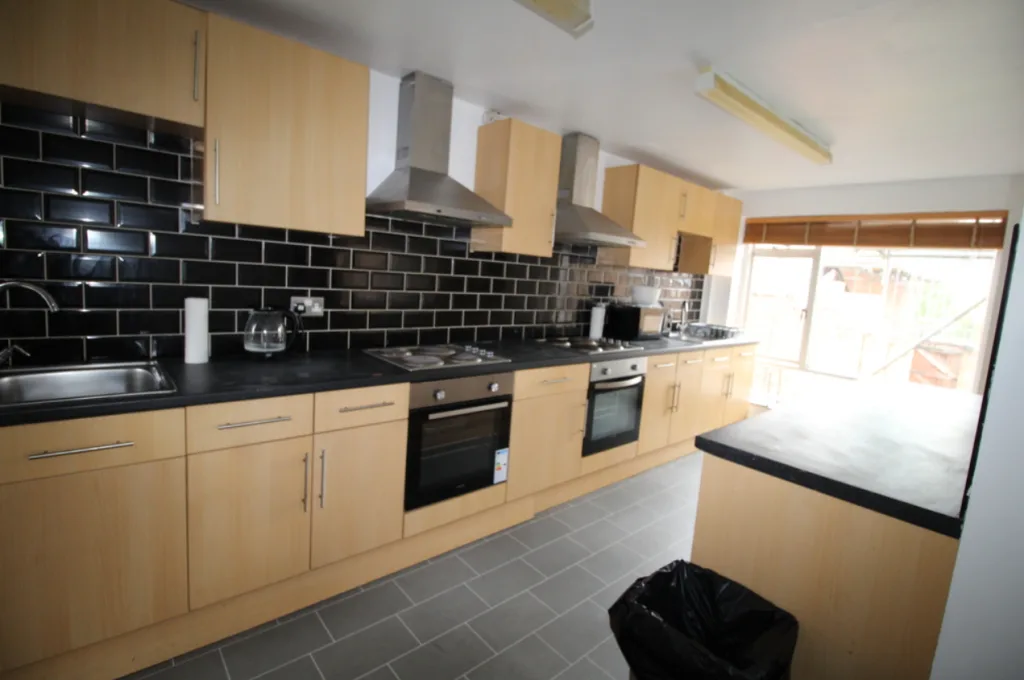 1 bedroom detached house for rent