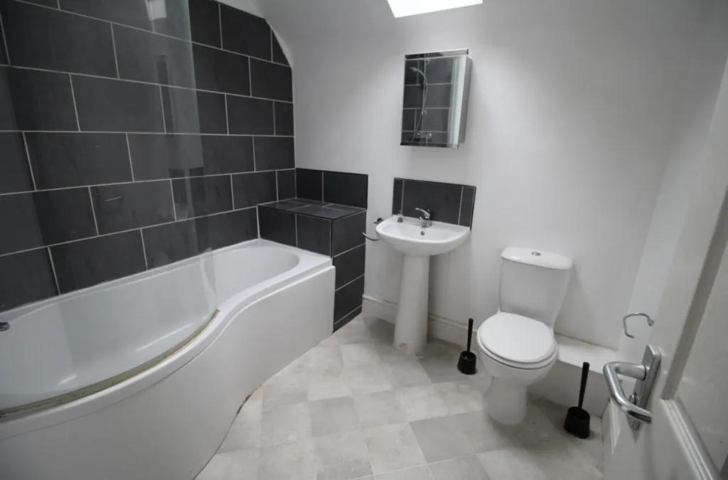 1 bedroom detached house for rent