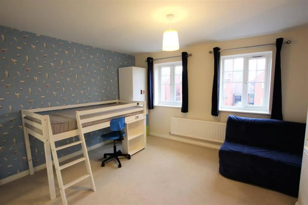 4 bedroom detached house for rent