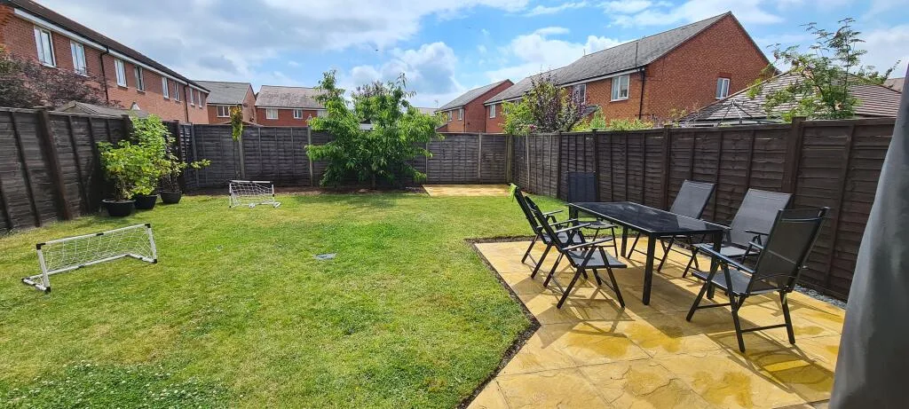 4 bedroom detached house for rent