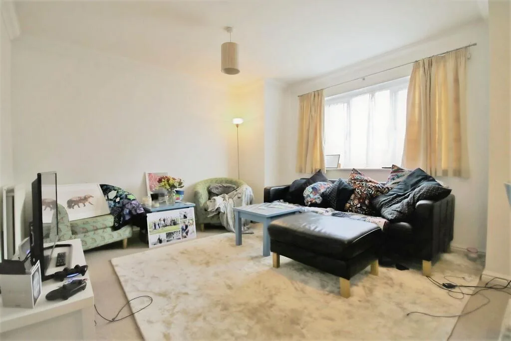 2 bedroom ground floor flat for rent