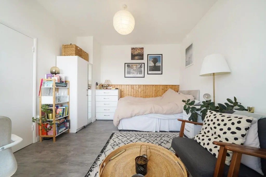 Studio flat for rent