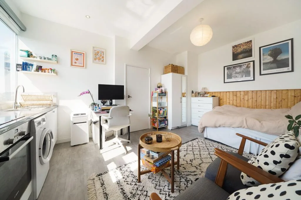 Studio flat for rent