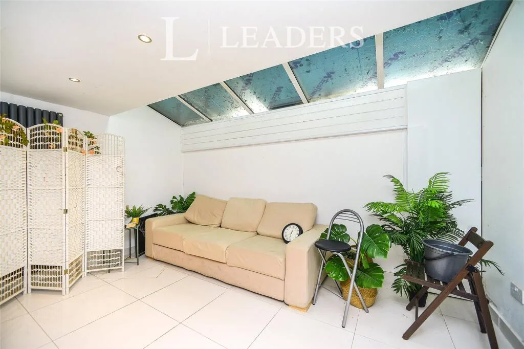 1 bedroom house for rent