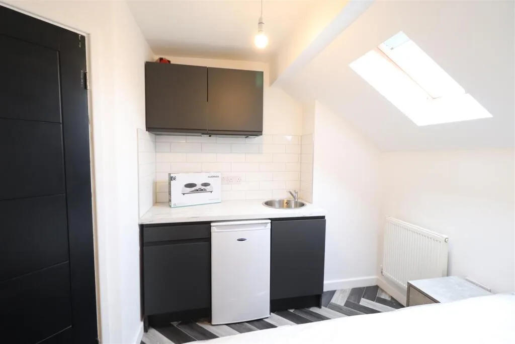 Studio flat for rent
