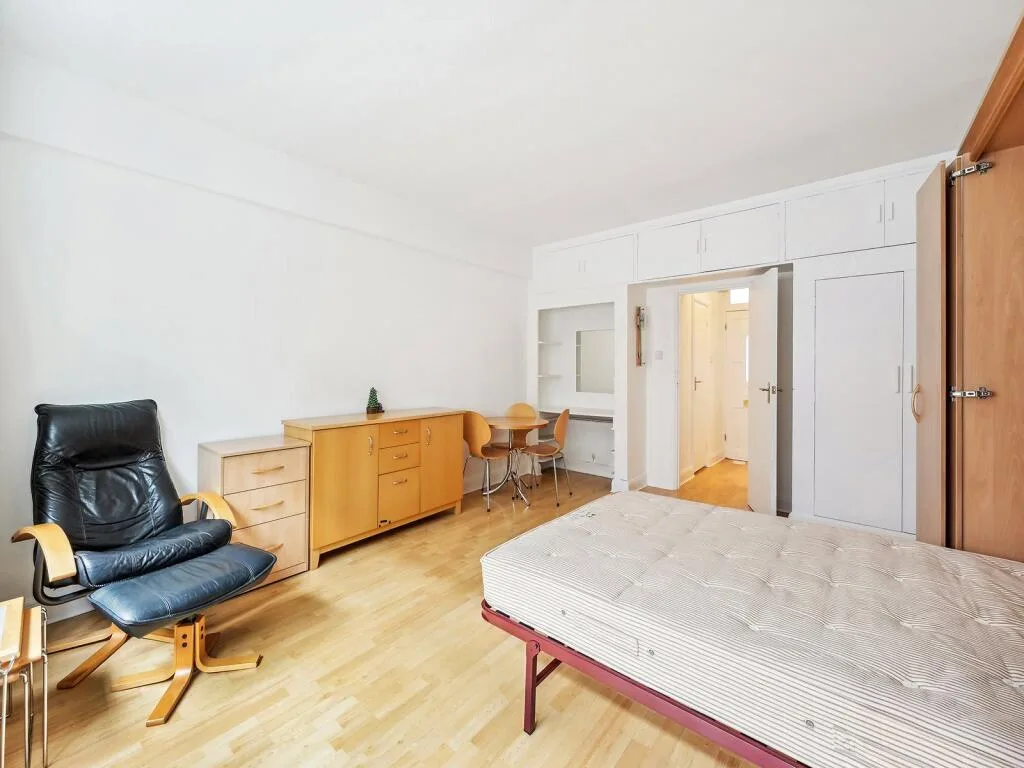 Studio apartment for rent