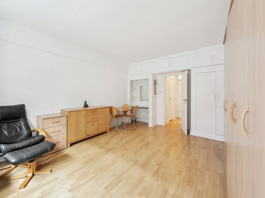 Studio apartment for rent