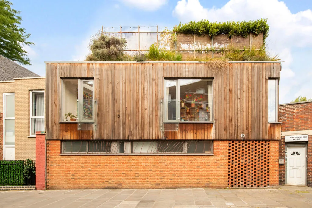 2 bedroom end of terrace house for rent