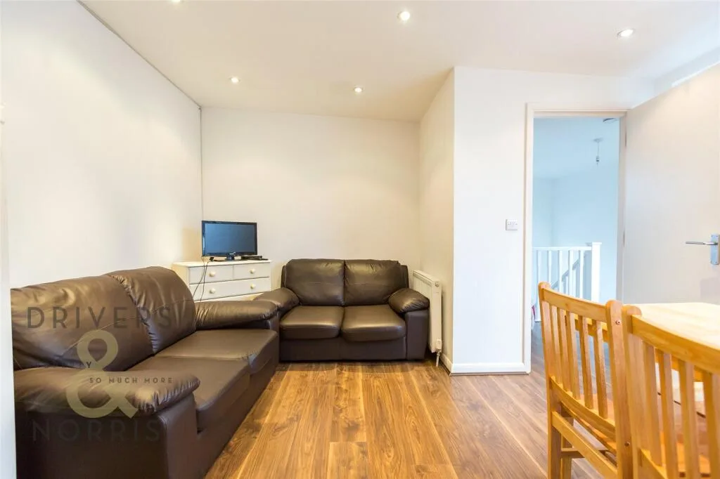 4 bedroom apartment for rent