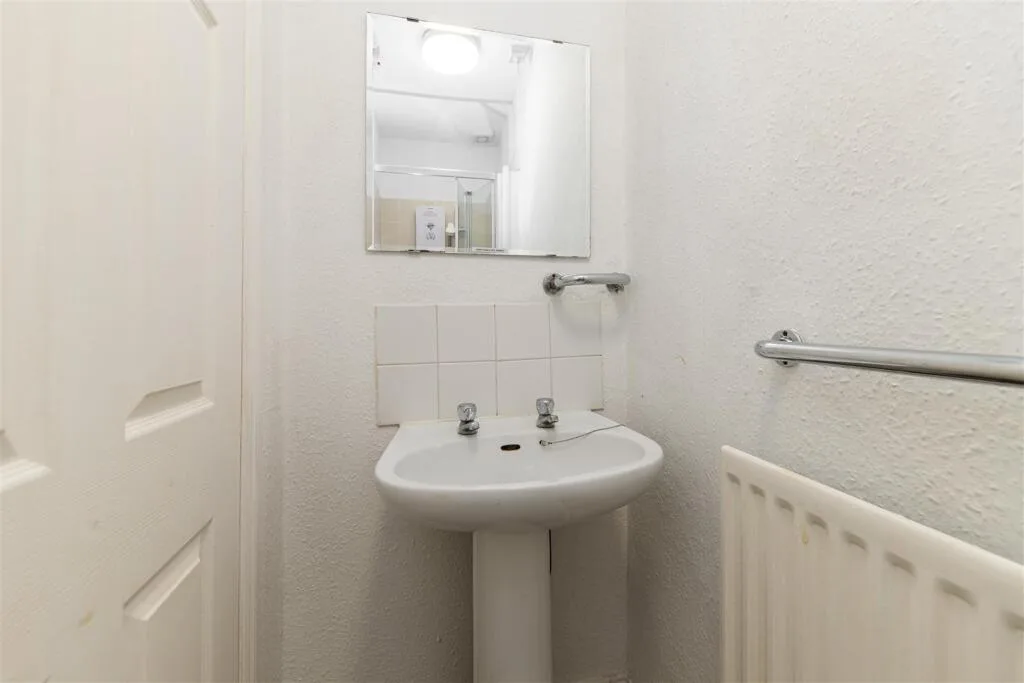 5 bedroom terraced house for rent