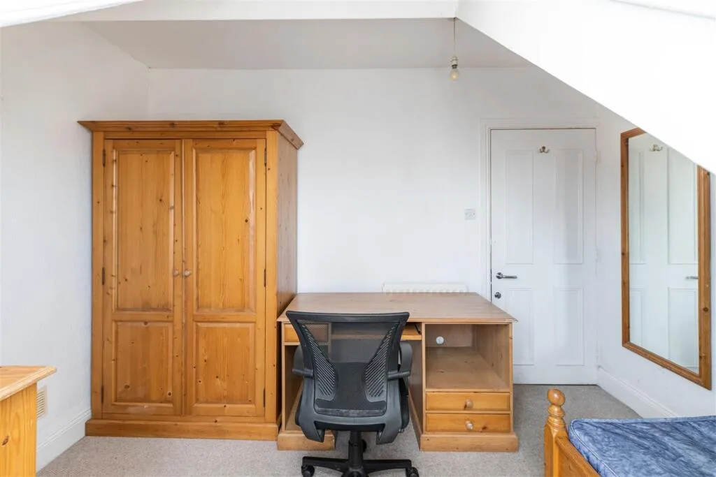 5 bedroom terraced house for rent