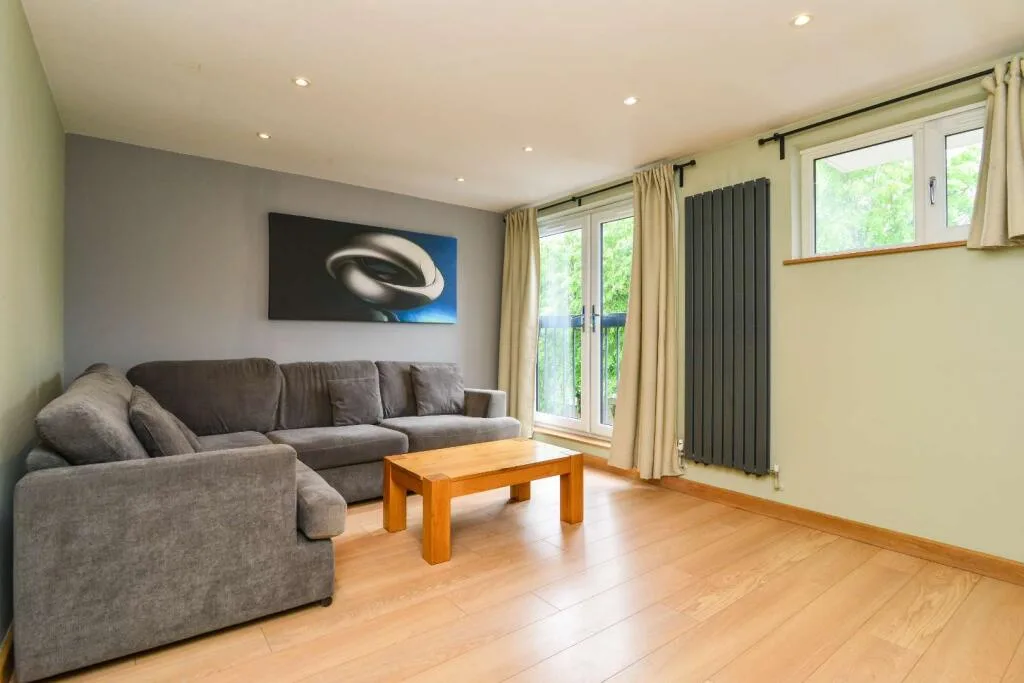 3 bedroom flat for rent