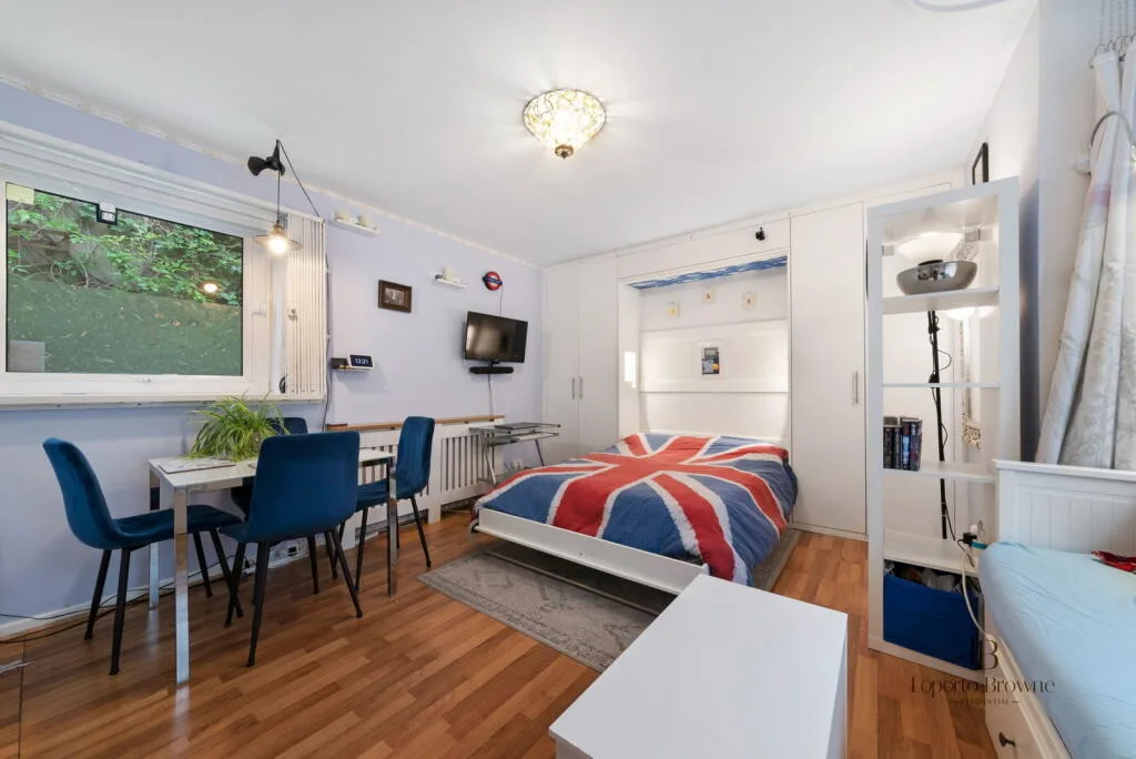 Studio flat for rent