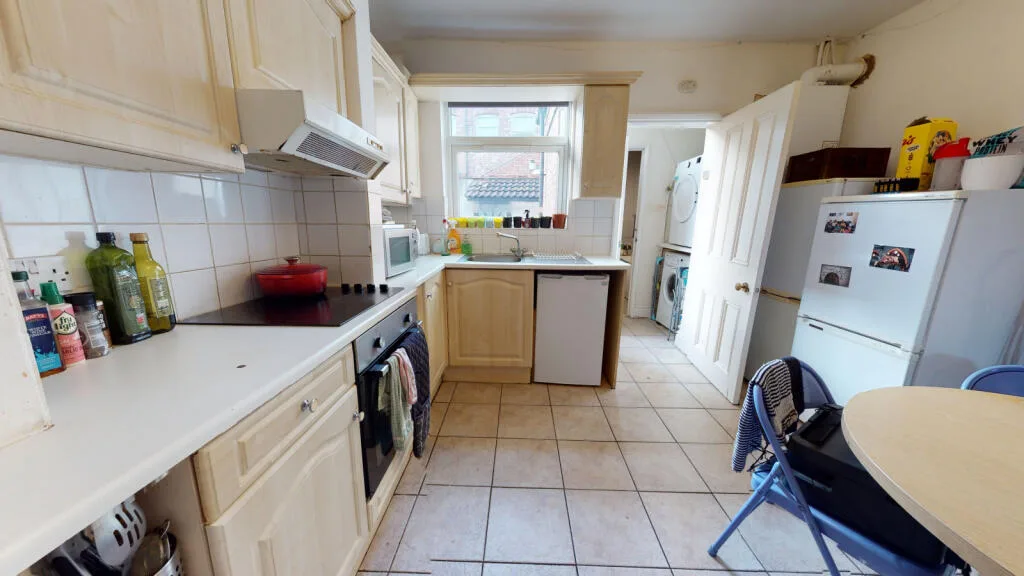 3 bedroom end of terrace house for rent