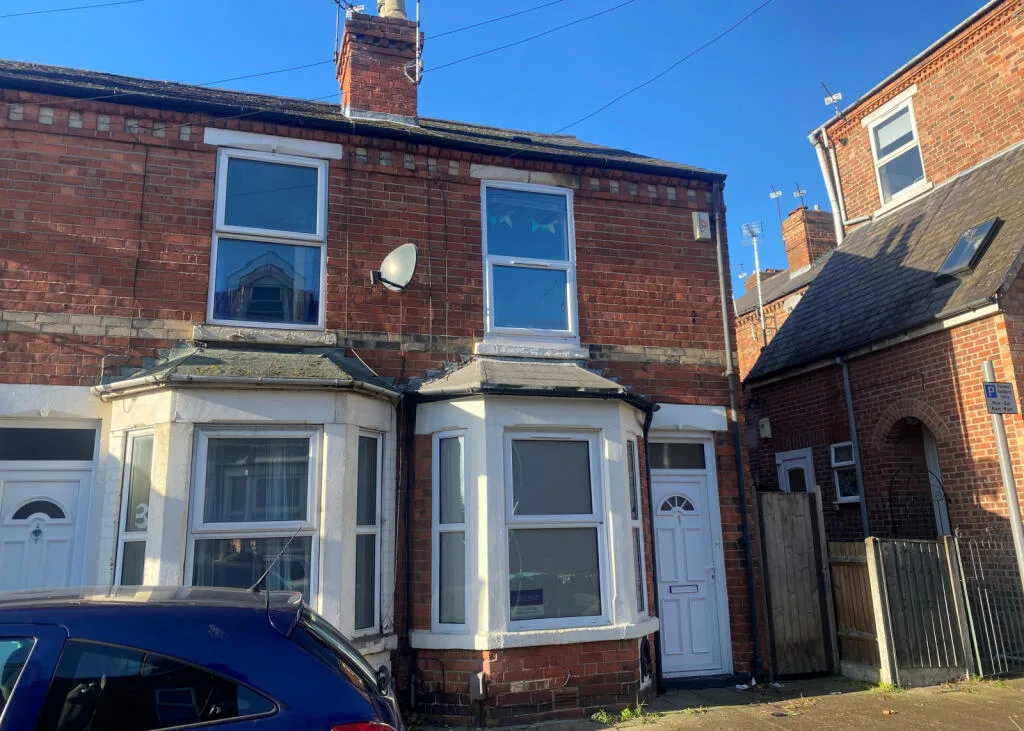 3 bedroom end of terrace house for rent