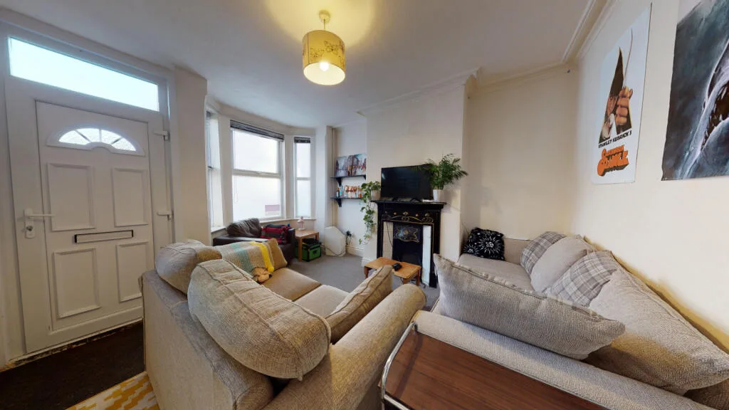 3 bedroom end of terrace house for rent