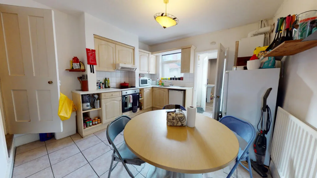 3 bedroom end of terrace house for rent