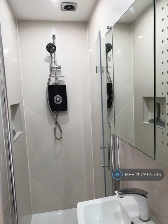 4 bedroom flat for rent