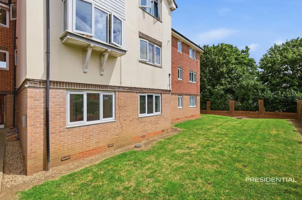 1 bedroom ground floor flat for rent