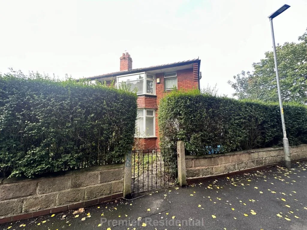 4 bedroom semi-detached house for rent