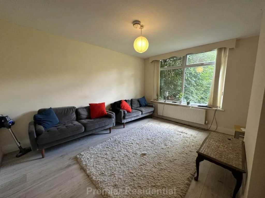 4 bedroom semi-detached house for rent