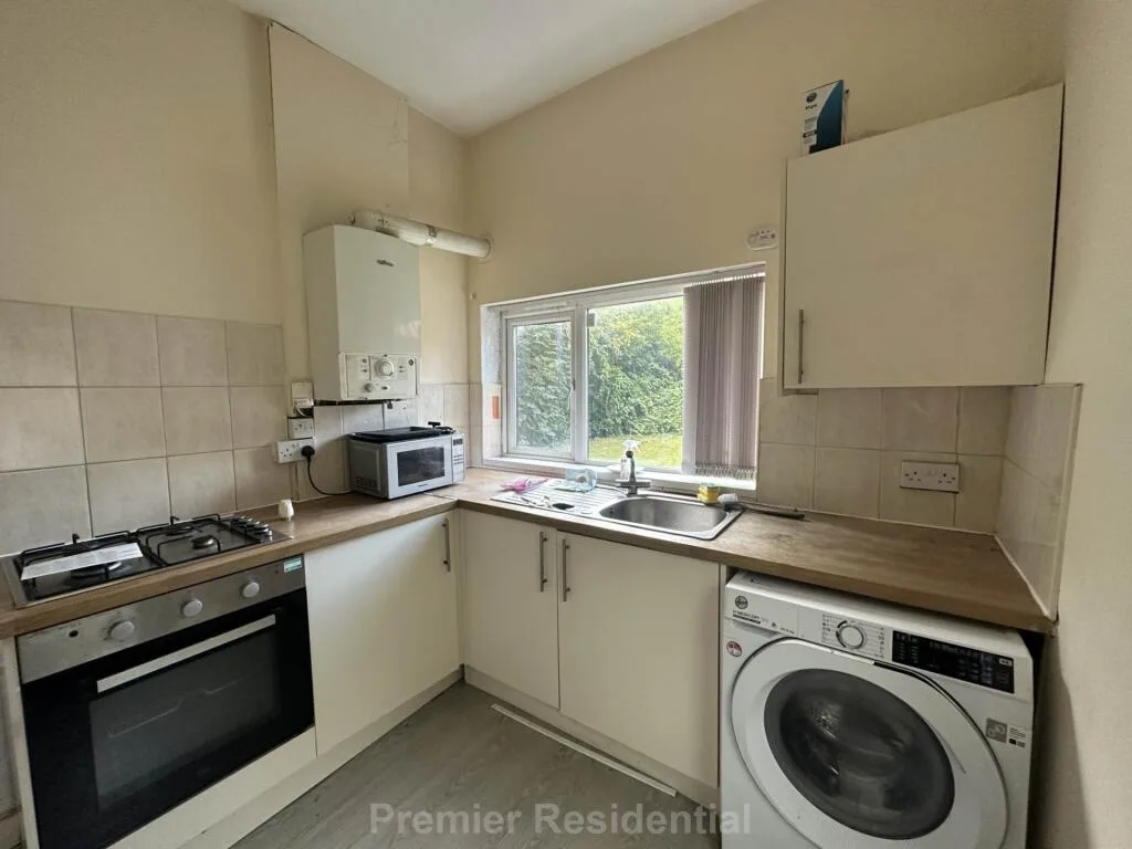 4 bedroom semi-detached house for rent