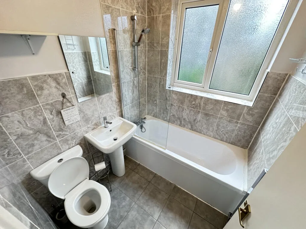 2 bedroom semi-detached house for rent