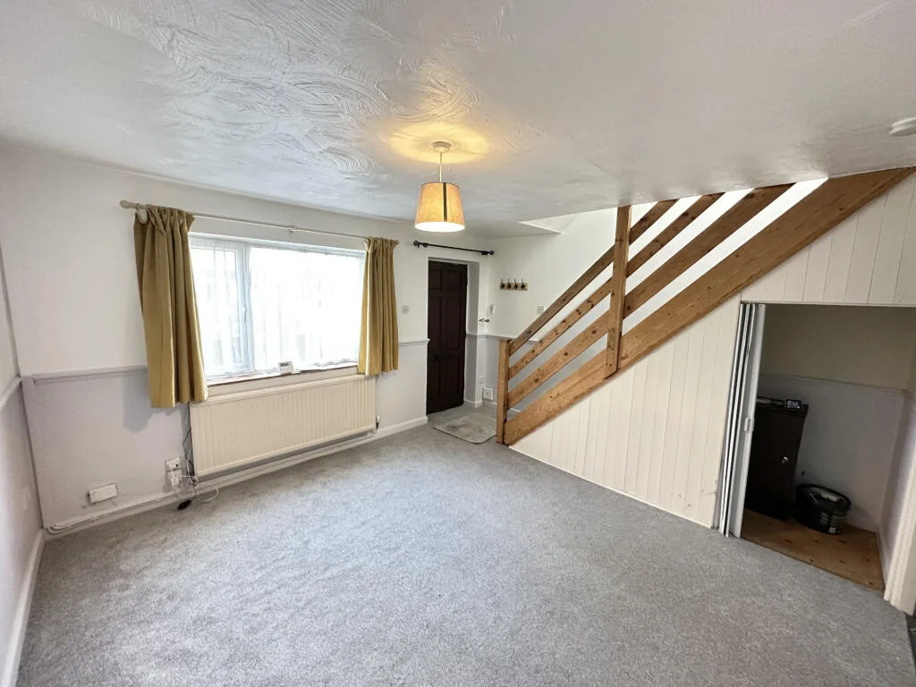 2 bedroom semi-detached house for rent