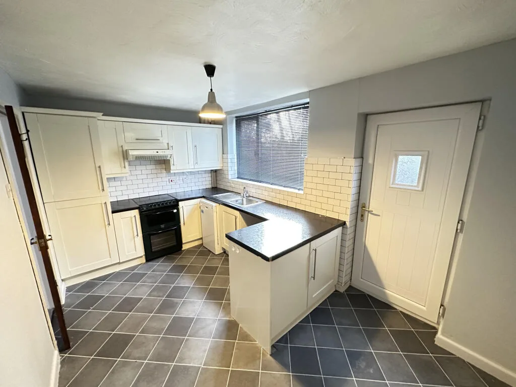2 bedroom semi-detached house for rent
