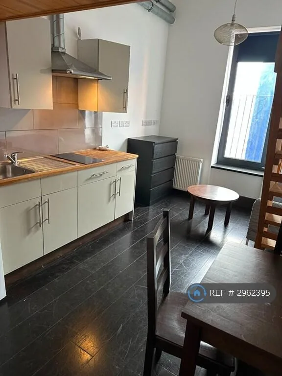 Studio flat for rent