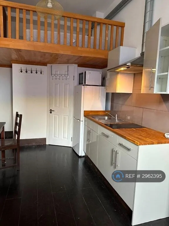 Studio flat for rent