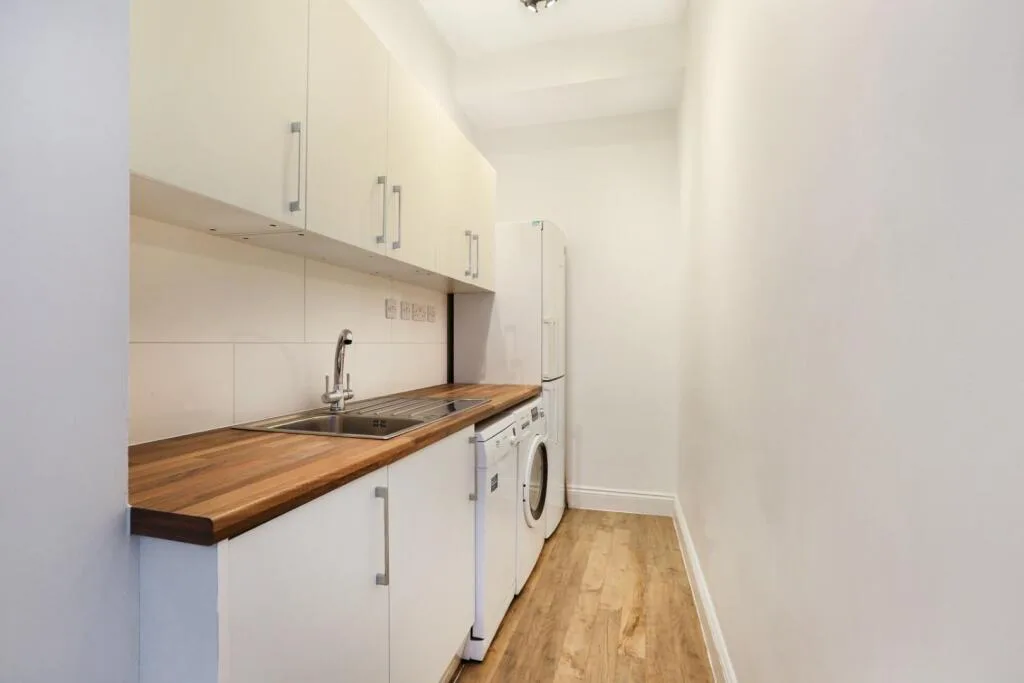 2 bedroom maisonette for rent