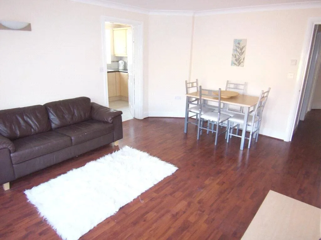 2 bedroom flat for rent