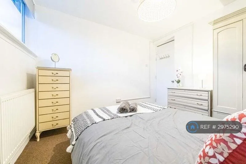 4 bedroom flat for rent