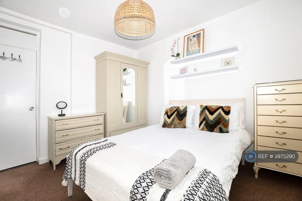 4 bedroom flat for rent