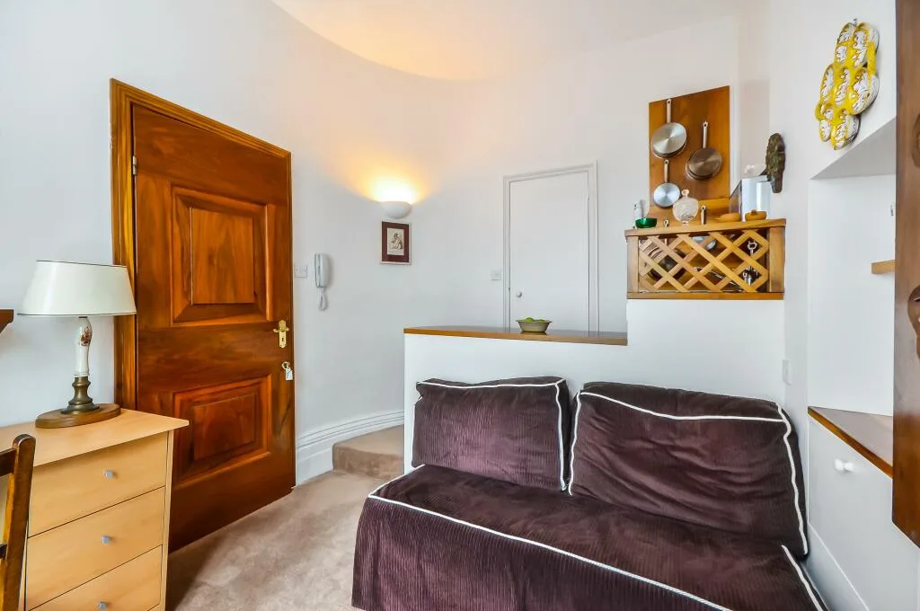 Studio flat for rent
