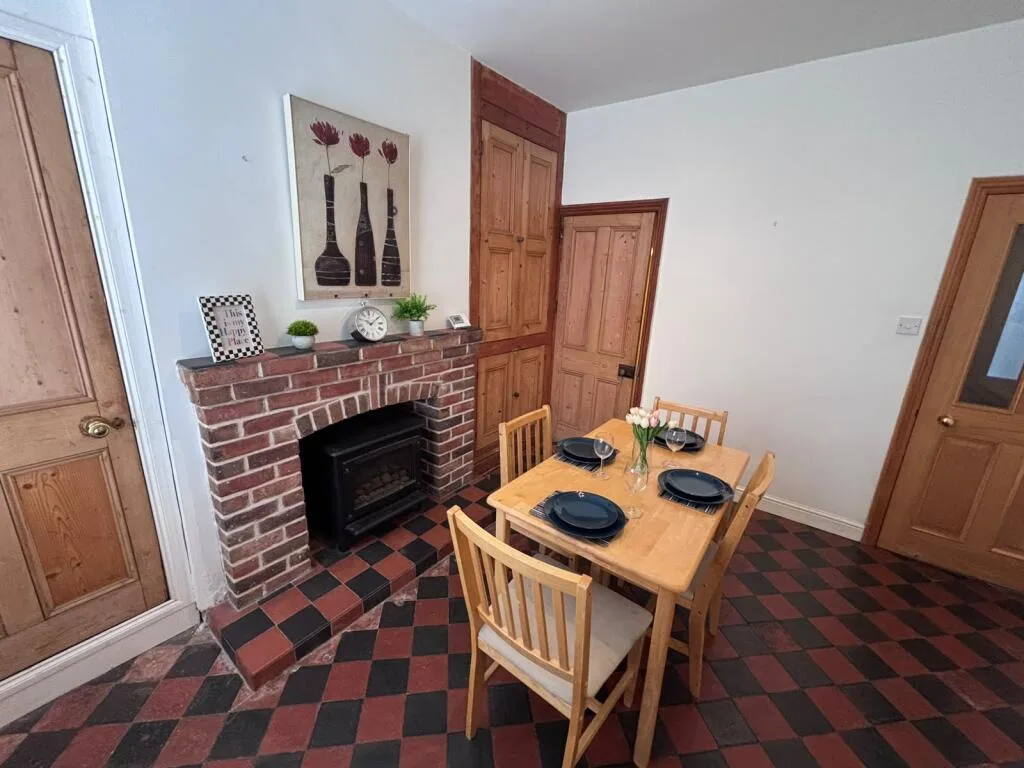 4 bedroom terraced house for rent