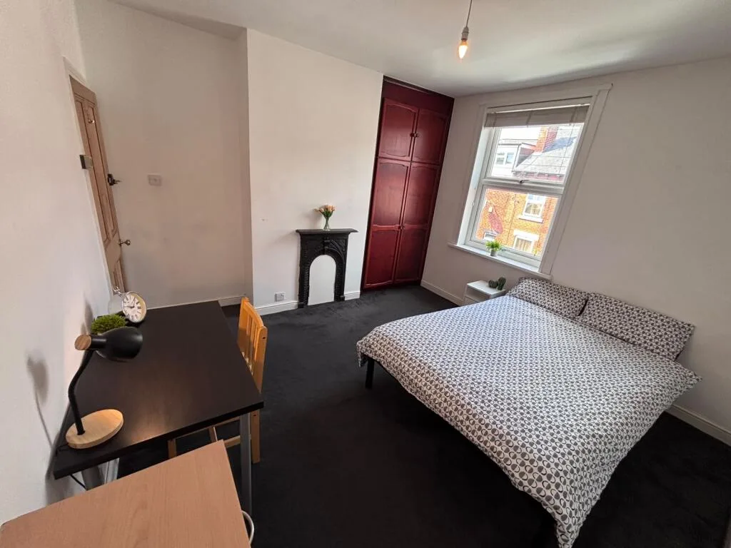 4 bedroom terraced house for rent