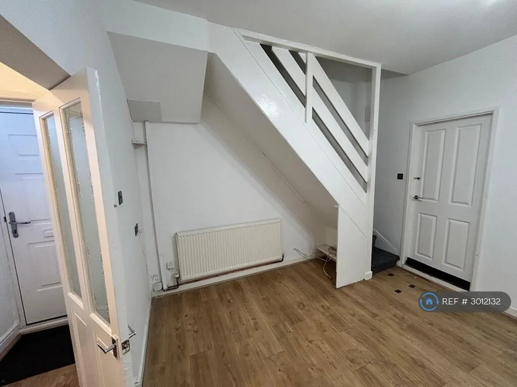 3 bedroom end of terrace house for rent