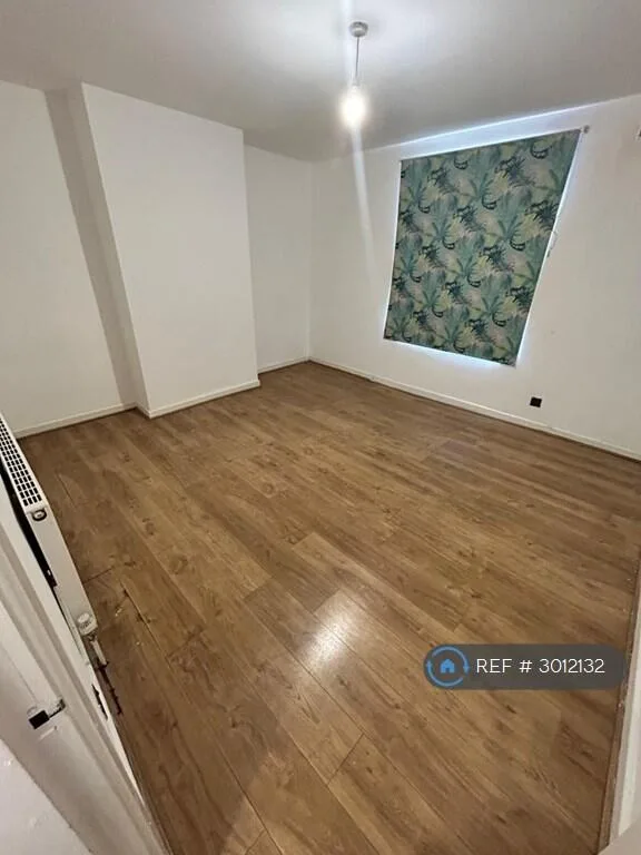 3 bedroom end of terrace house for rent