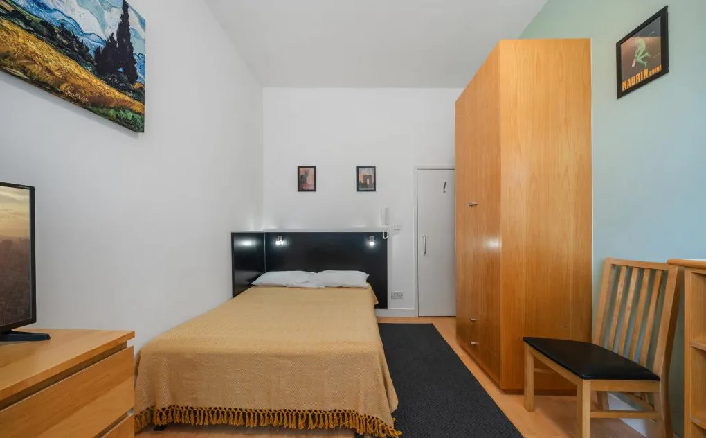 Studio flat for rent