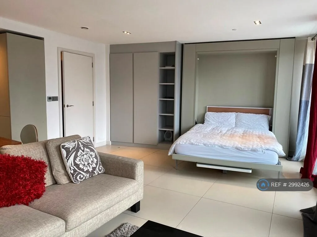 Studio flat for rent