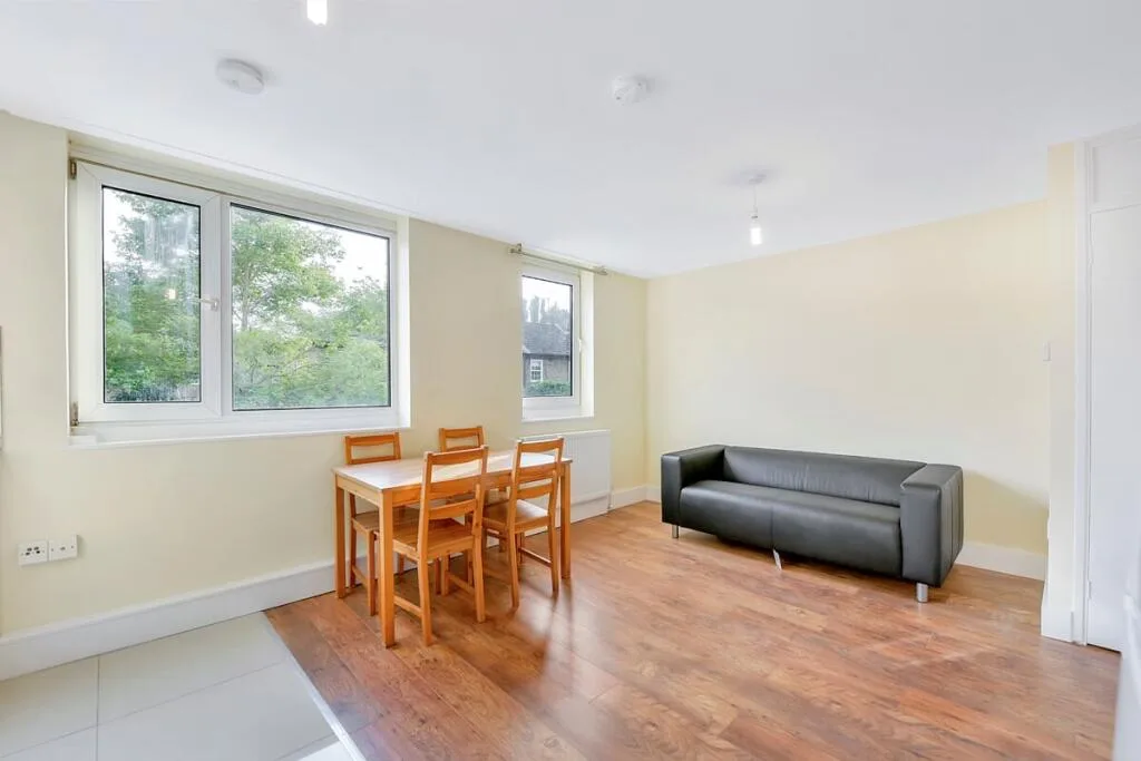 4 bedroom maisonette for rent