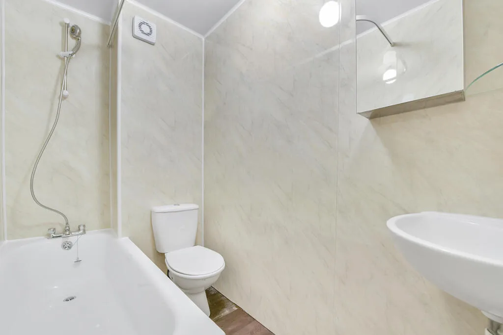 4 bedroom maisonette for rent